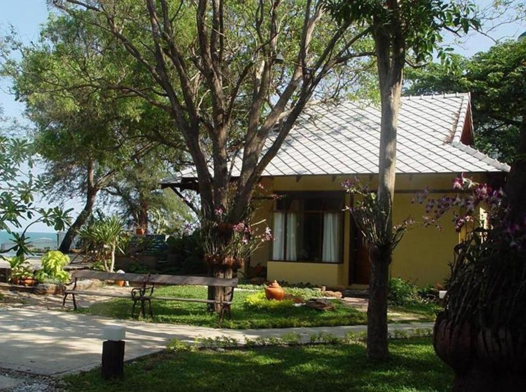 Baan Talay Dao Resort Hua Hin Exterior photo