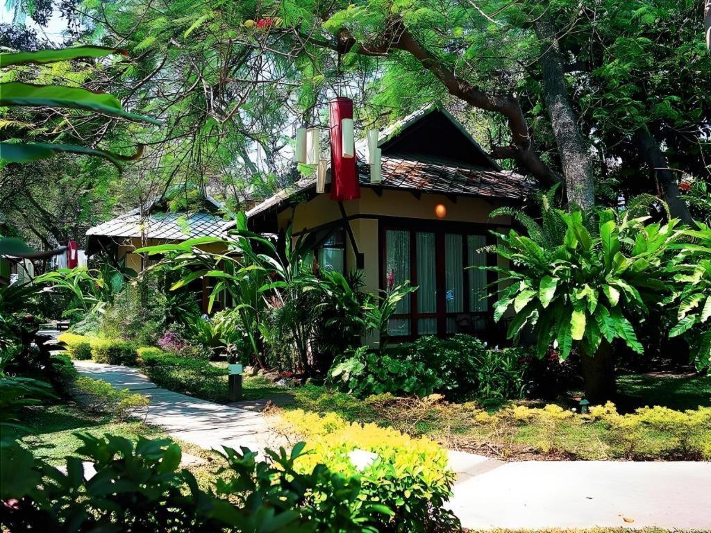 Baan Talay Dao Resort Hua Hin Exterior photo